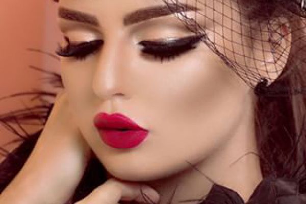 تألقي بشرتك وأنت في عمر الخمسين