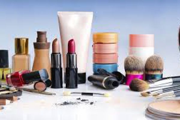 مستحضرات التجميل منتهية الصلاحية تهدد البشرة