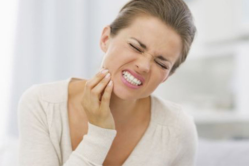 الأسباب النفسية لصرير الأسنان