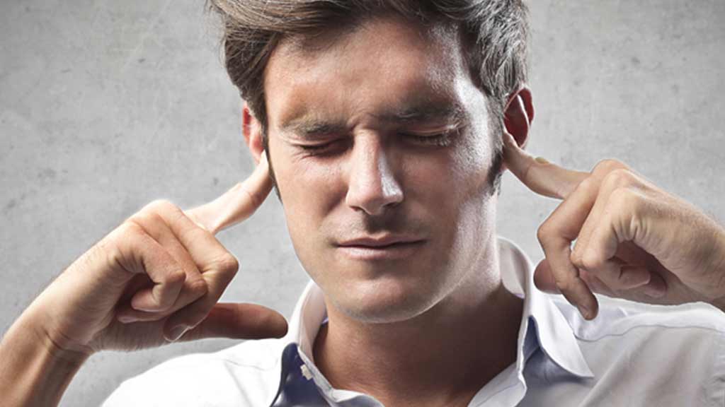 أخطاء تبعده عنك فاحذريها