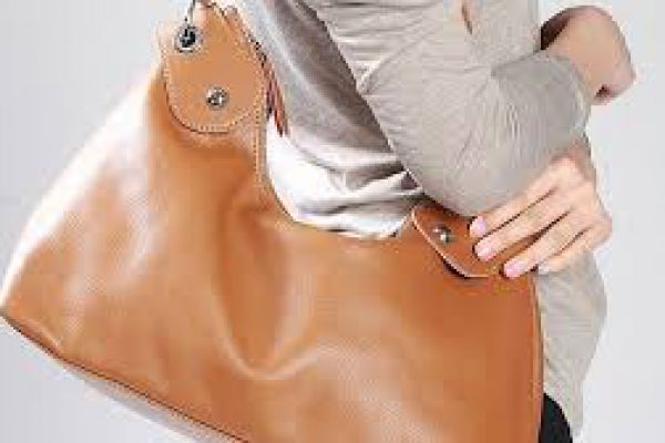 دراسة: حقائب اليد النسائية أكثر تلوثاً من "المرحاض"