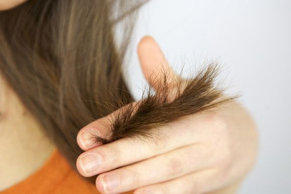 معتقدات خاطئة قد تسبب تلف شعرك