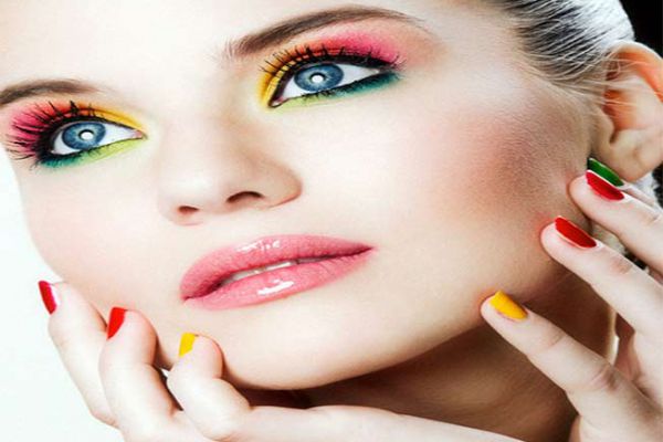 علاج مشكلة عدم ثبات الماكياج صيفاً